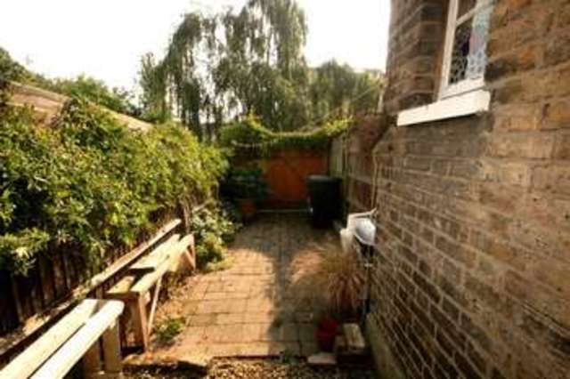 Image of 1 bedroom Ground Flat for sale in Colfe Road London SE23 at Forest Hill London Forest Hill, SE23 2EX