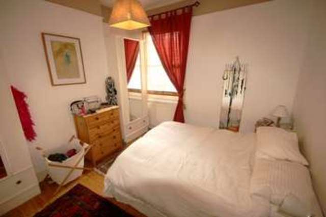  Image of 1 bedroom Ground Flat for sale in Colfe Road London SE23 at Forest Hill London Forest Hill, SE23 2EX