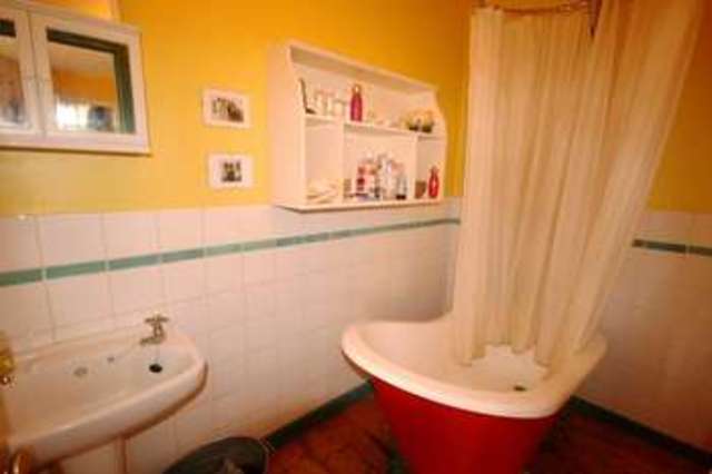  Image of 1 bedroom Ground Flat for sale in Colfe Road London SE23 at Forest Hill London Forest Hill, SE23 2EX