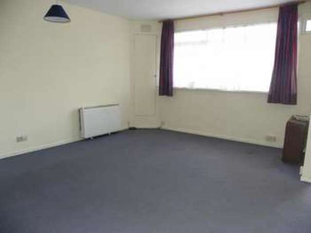  Image of Detached house to rent in Colleton Drive Twyford Reading RG10 at Twyford  Reading, RG10 0AU