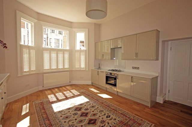  Image of 1 bedroom Flat to rent in Comeragh Road London W14 at Comeragh Road  London, W14 9HP