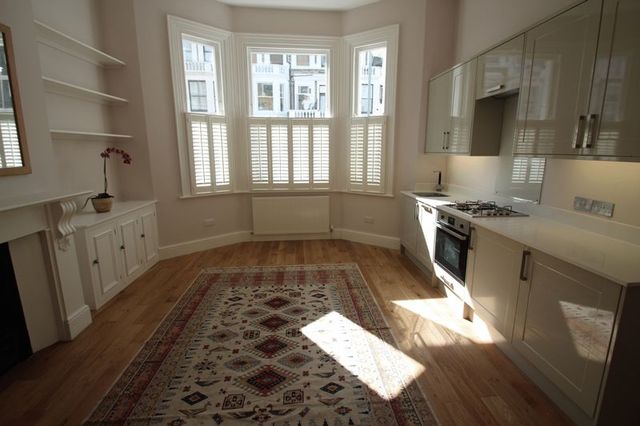  Image of 1 bedroom Flat to rent in Comeragh Road London W14 at Comeragh Road  London, W14 9HP