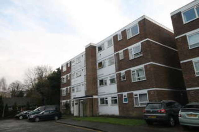  Image of 2 bedroom Flat for sale in Parkwood Beckenham BR3 at Beckenham Kent Beckenham, BR3 1TR