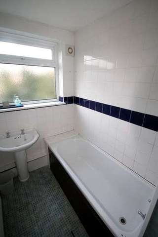  Image of 2 bedroom Flat for sale in Parkwood Beckenham BR3 at Beckenham Kent Beckenham, BR3 1TR