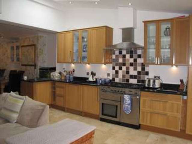  Image of 4 bedroom Terraced house for sale in Hewett Road Portsmouth PO2 at Copnor Portsmouth Hampshire, PO2 0QT