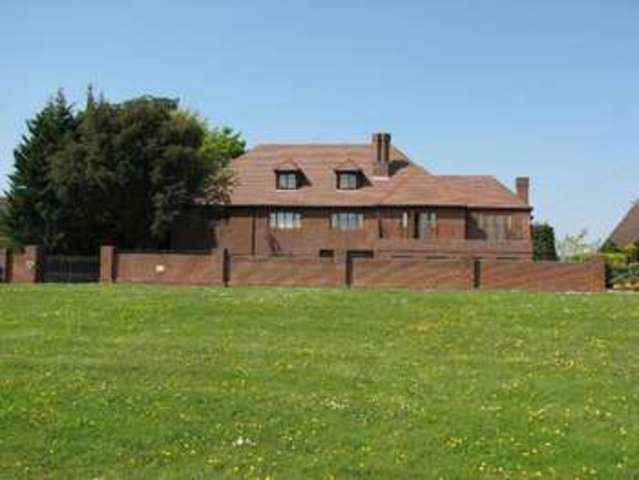  Image of 6 bedroom Detached house for sale in Portsdown Hill Road Portsmouth PO6 at Cosham Portsmouth Hampshire, PO6 1BE