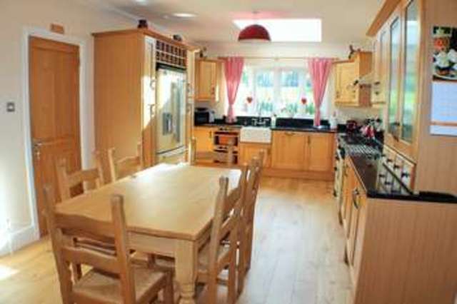  Image of 4 bedroom Detached house for sale in Hilltop Crescent Portsmouth PO6 at Cosham Portsmouth Hampshire, PO6 1BB