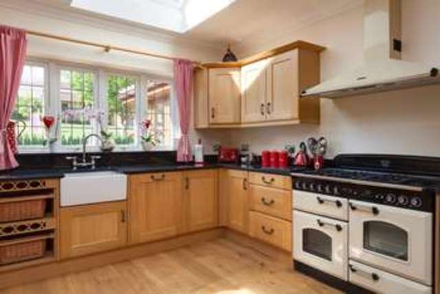  Image of 4 bedroom Detached house for sale in Hilltop Crescent Portsmouth PO6 at Cosham Portsmouth Hampshire, PO6 1BB