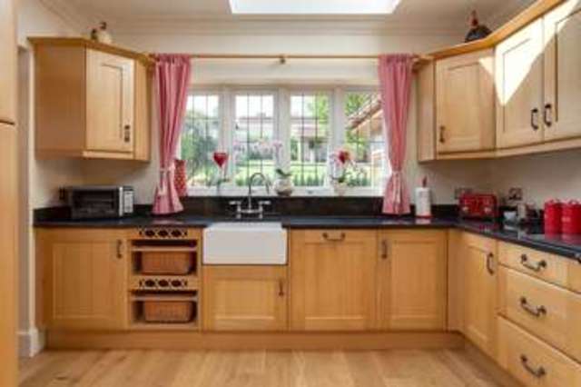  Image of 4 bedroom Detached house for sale in Hilltop Crescent Portsmouth PO6 at Cosham Portsmouth Hampshire, PO6 1BB