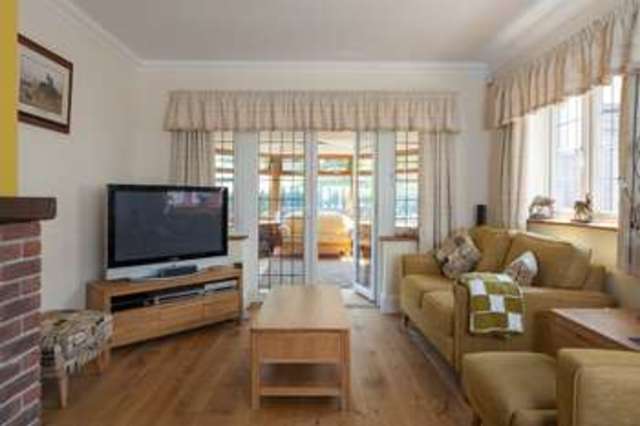  Image of 4 bedroom Detached house for sale in Hilltop Crescent Portsmouth PO6 at Cosham Portsmouth Hampshire, PO6 1BB