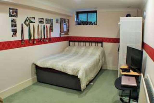  Image of 4 bedroom Detached house for sale in Kintyre Road Cosham Portsmouth PO6 at Cosham Portsmouth Hampshire, PO6 3UH