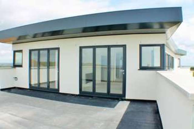 Image of 3 bedroom Flat to rent in Portsdown Hill Road Portsmouth PO6 at Cosham Portsmouth Hampshire, PO6 3LS