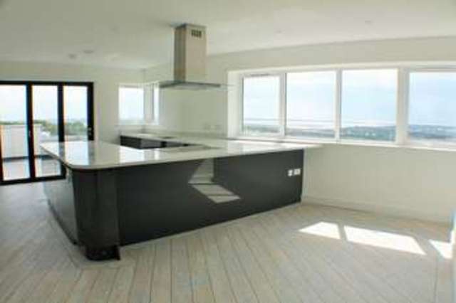  Image of 3 bedroom Flat to rent in Portsdown Hill Road Portsmouth PO6 at Cosham Portsmouth Hampshire, PO6 3LS