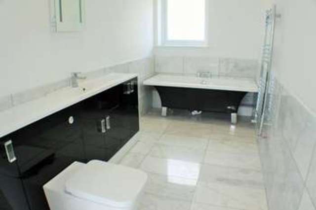  Image of 3 bedroom Flat to rent in Portsdown Hill Road Portsmouth PO6 at Cosham Portsmouth Hampshire, PO6 3LS