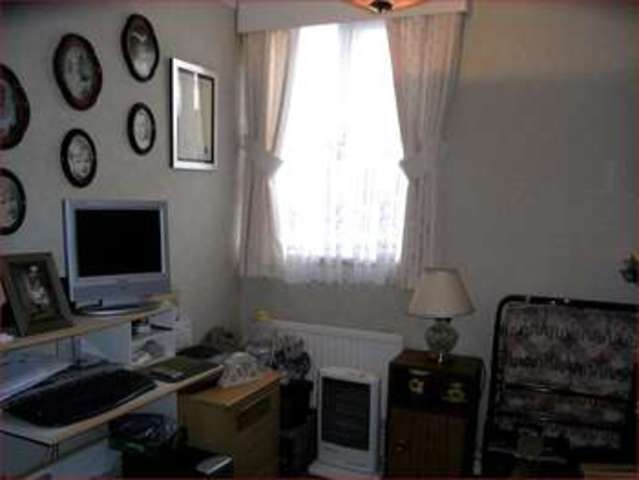  Image of 3 bedroom Terraced house for sale in Crocus Field Barnet EN5 at Crocus Field  Barnet, EN5 2UB