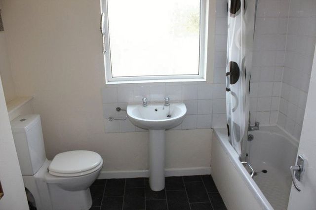  Image of 3 bedroom Terraced house to rent in Croft Road Portsmouth PO2 at Croft Road  Portsmouth, PO2 8AX