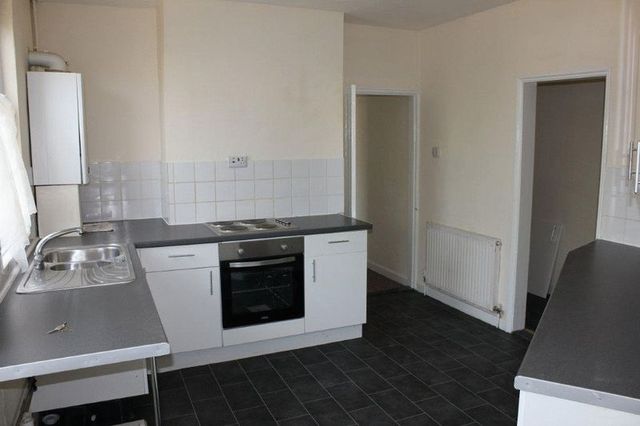  Image of 3 bedroom Terraced house to rent in Croft Road Portsmouth PO2 at Croft Road  Portsmouth, PO2 8AX