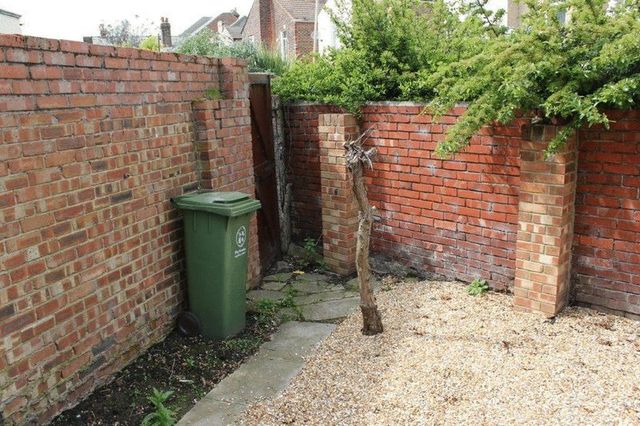  Image of 3 bedroom Terraced house to rent in Croft Road Portsmouth PO2 at Croft Road  Portsmouth, PO2 8AX
