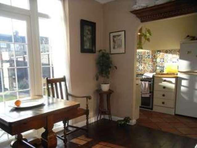  Image of 3 bedroom Property for sale in Dale Close New Barnet Barnet EN5 at Dale Close New Barnet Barnet, EN5 1BH