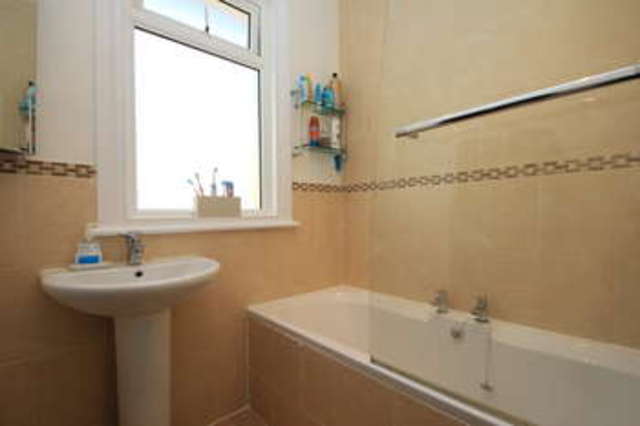  Image of 2 bedroom Maisonette for sale in Derby Road Surbiton KT5 at Surbiton Surrey, KT5 9AY