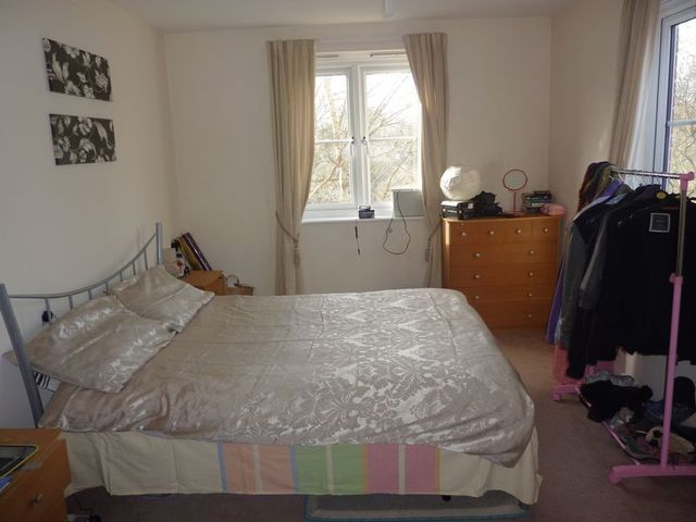  Image of 2 bedroom Flat for sale in Dickinsons Fields Bedminster Bristol BS3 at Dickinsons Fields  Bristol, BS3 5BG