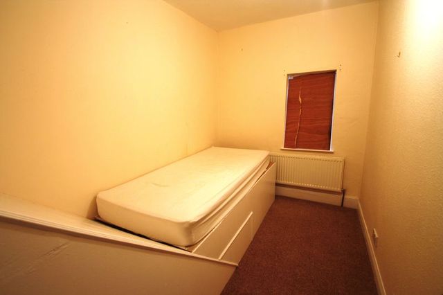  Image of 2 bedroom Terraced house to rent in Dodgson Street Elland HX5 at Dodgson Street  Elland, HX5 0PB