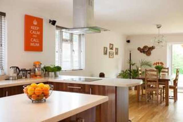  Image of 4 bedroom Detached house for sale in Tregaron Avenue Drayton Portsmouth PO6 at Drayton Portsmouth Hampshire, PO6 2JX
