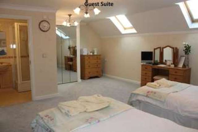  Image of 1 bedroom Flat for sale in Havant Road Cosham Portsmouth PO6 at Drayton Portsmouth Hampshire, PO6 2HZ