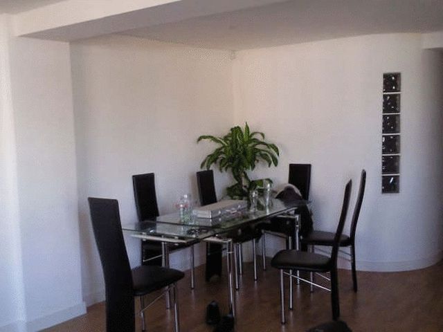  Image of 2 bedroom Flat to rent in Bridge Street Walton-on-Thames KT12 at 3 Bridge Street Walton-on-Thames, KT12 1AF