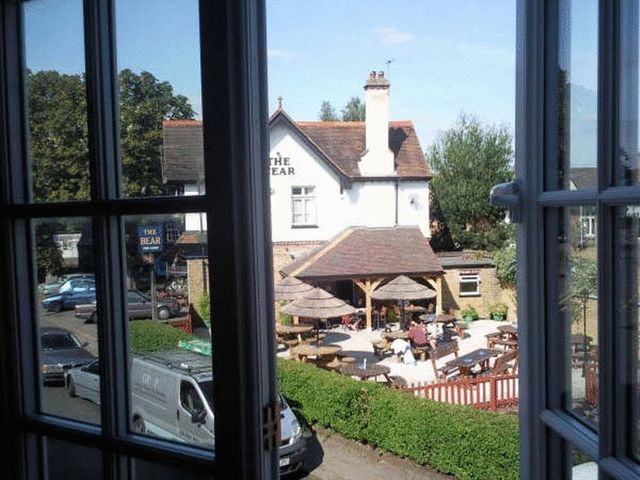  Image of 2 bedroom Flat to rent in Bridge Street Walton-on-Thames KT12 at 3 Bridge Street Walton-on-Thames, KT12 1AF