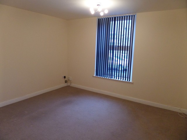  Image of 2 bedroom Flat to rent in Drum Street Edinburgh EH17 at Gilmerton Edinburgh Edinburgh, EH17 8RH