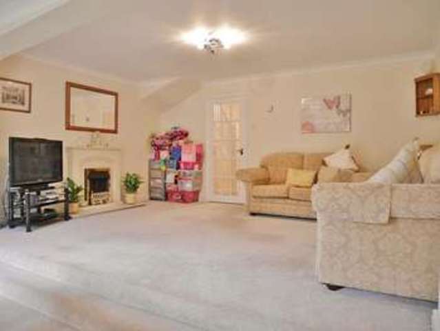  Image of 3 bedroom Detached house for sale in Dundas Close Abingdon OX14 at Abingdon, OX14 3UZ