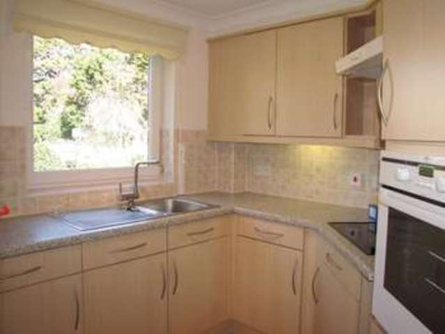  Image of 1 bedroom Flat for sale in Havant Road Cosham Portsmouth PO6 at East Cosham  Hampshire, PO6 2HZ