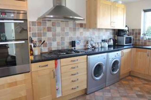  Image of 3 bedroom End of Terrace for sale in Pangbourne Avenue Cosham Portsmouth PO6 at East Cosham Portsmouth Hampshire, PO6 2NT