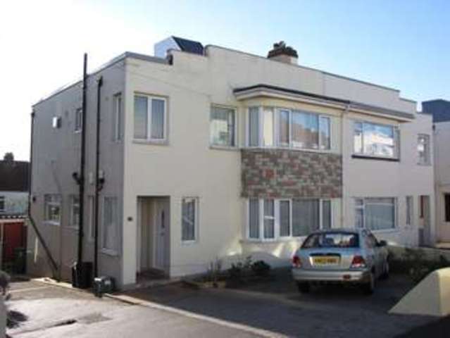  Image of 1 bedroom Flat to rent in Colville Road Cosham Portsmouth PO6 at East Cosham Portsmouth Hampshire, PO6 2DY