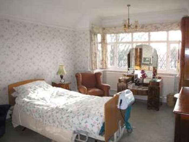  Image of 4 bedroom Detached house for sale in Havant Road Cosham Portsmouth PO6 at East Cosham Portsmouth Hampshire, PO6 2JD