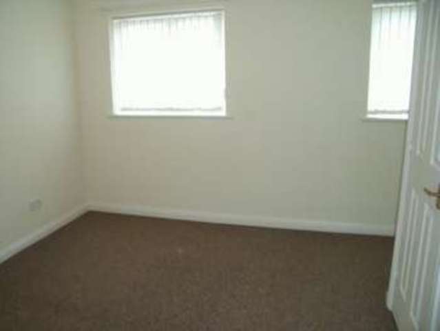  Image of 2 bedroom Semi-Detached house to rent in Eaton Crescent Taunton TA2 at Eaton Crescent  Taunton, TA2 7UE