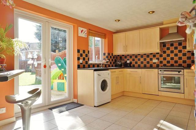  Image of 3 bedroom Semi-Detached house for sale in Elizabeth Avenue Abingdon OX14 at Abingdon, OX14 2NS
