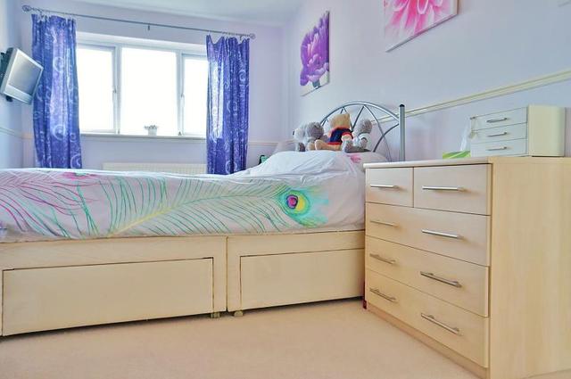  Image of 3 bedroom Semi-Detached house for sale in Elizabeth Avenue Abingdon OX14 at Abingdon, OX14 2NS