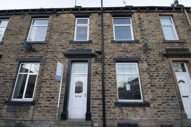  Image of 3 bedroom Detached house for sale in Elland Lane Elland HX5 at Elland Lane  Elland, HX5 9DU