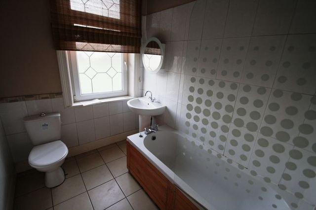  Image of 3 bedroom Detached house for sale in Elland Lane Elland HX5 at Elland Lane  Elland, HX5 9DU