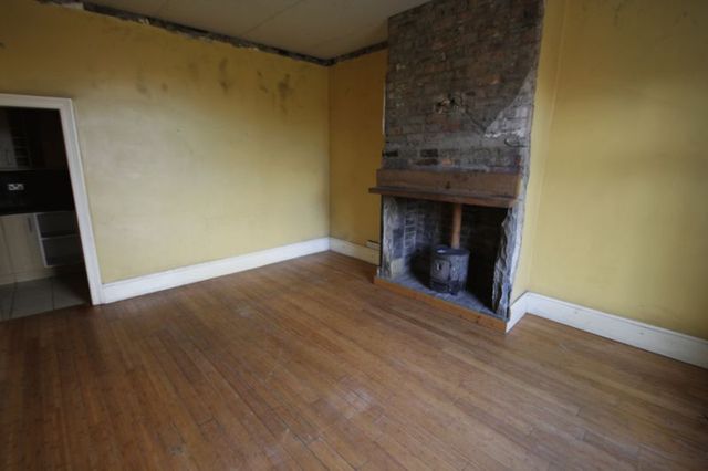  Image of 3 bedroom Detached house for sale in Elland Lane Elland HX5 at Elland Lane  Elland, HX5 9DU