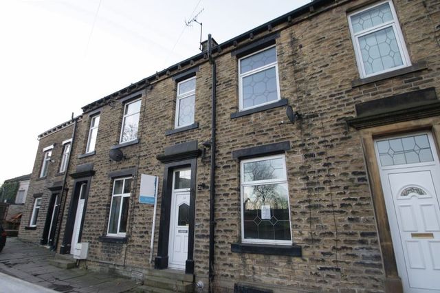  Image of 3 bedroom Detached house for sale in Elland Lane Elland HX5 at Elland Lane  Elland, HX5 9DU