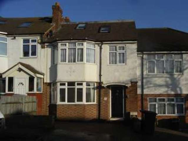  Image of 4 bedroom Property for sale in Elton Avenue Barnet EN5 at Elton Avenue  BARNET, EN5 2EB
