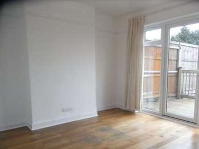  Image of 4 bedroom Property for sale in Elton Avenue Barnet EN5 at Elton Avenue  BARNET, EN5 2EB