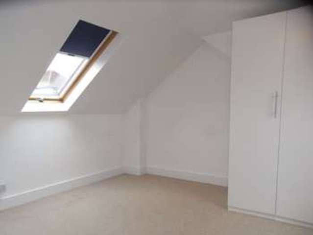  Image of 4 bedroom Property for sale in Elton Avenue Barnet EN5 at Elton Avenue  BARNET, EN5 2EB