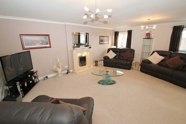  Image of 5 bedroom Property for sale in Erskine Street Alloa FK10 at Erskine Street  Alloa, FK10 2AX