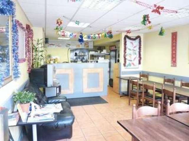  Image of Property to rent in High Street Hampton Wick Kingston upon Thames KT1 at High Street Hampton Wick, KT1 4DG