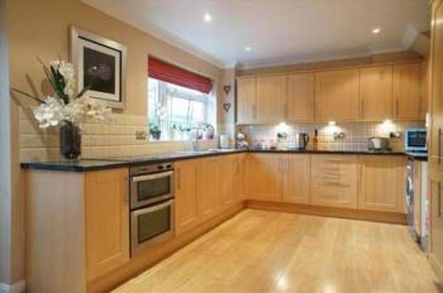  Image of 3 bedroom Detached house for sale in Evenlode Park Abingdon OX14 at Abingdon, OX14 3SZ