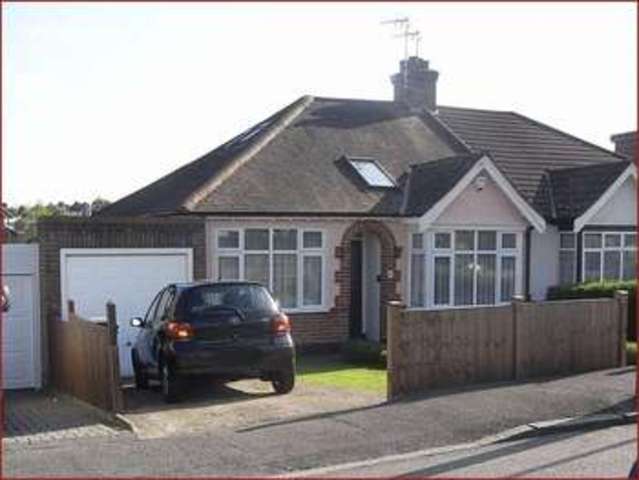  Image of 3 bedroom Property for sale in Eversleigh Road New Barnet Barnet EN5 at Eversleigh Road  NEW BARNET, EN5 1NE